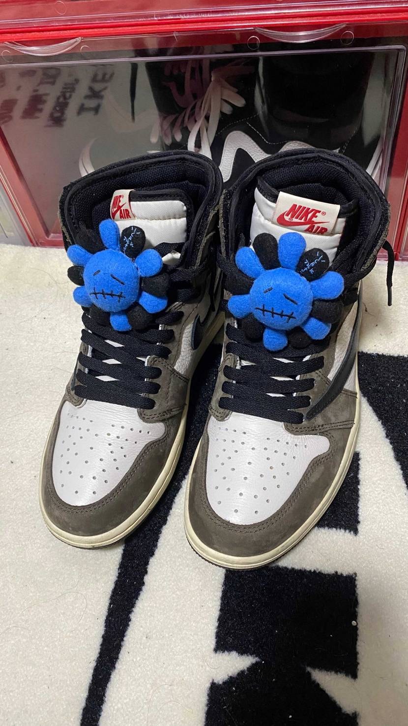 AJ1両方青に変更💡更に位置を1段上げましたー
AJ6の方