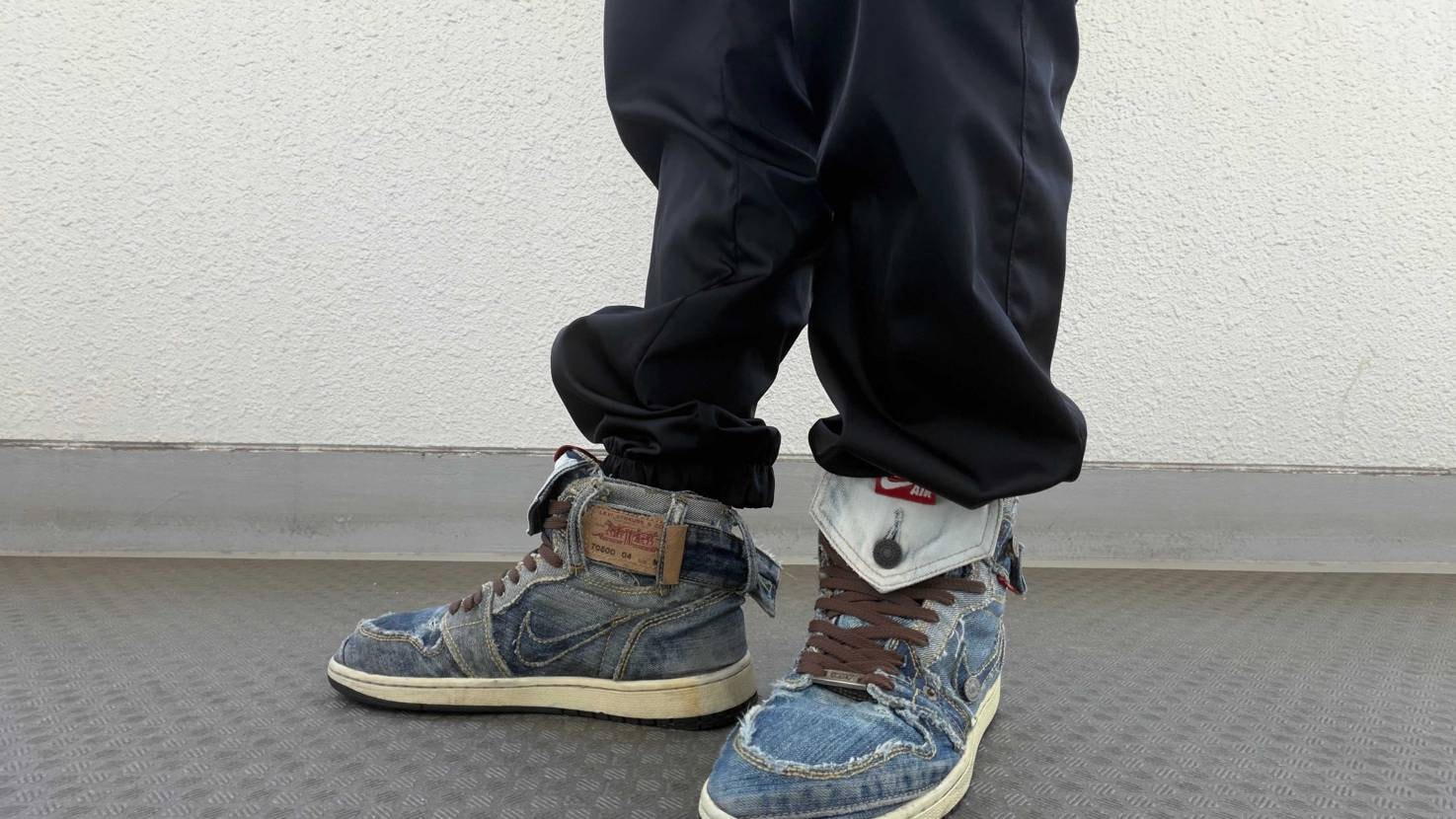 LEVI’S × AJ1 High

なにかスニーカーが買えないとこれあるか