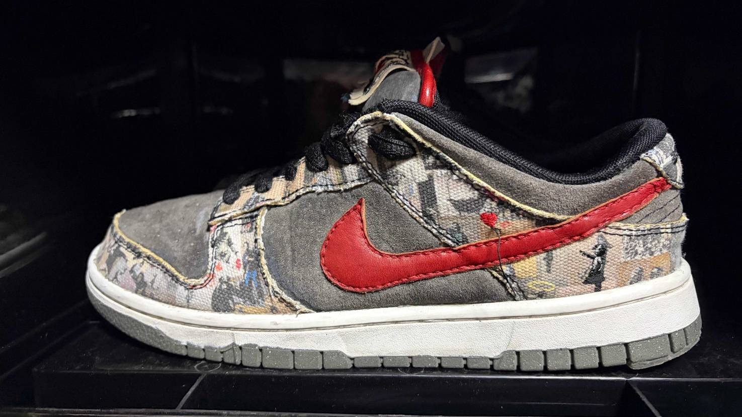 Nike SB × Banksy dunk low "shredder"を作った