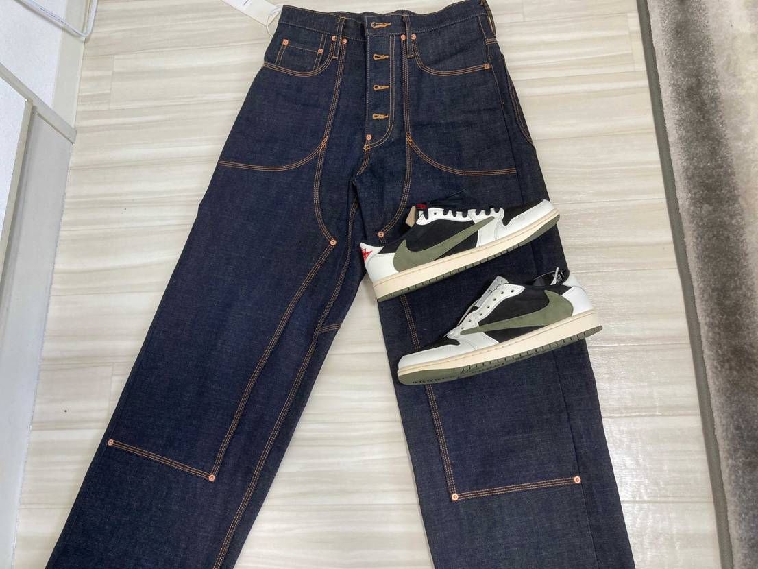 最近買ったダブルニーのデニムが届いた！
この前買えたトラヴィスと合わせたい！