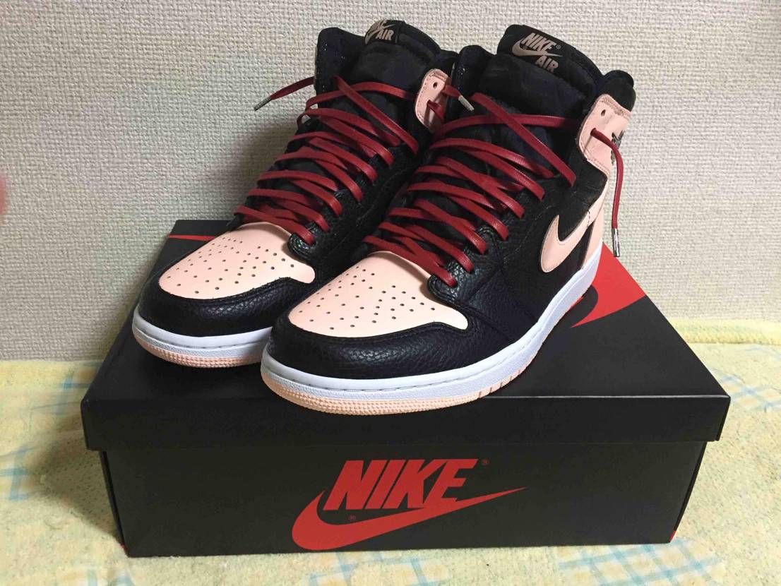 この前買えたエアジョーダンワンにKIXSIXのシューレースの赤付けてみた！！結構