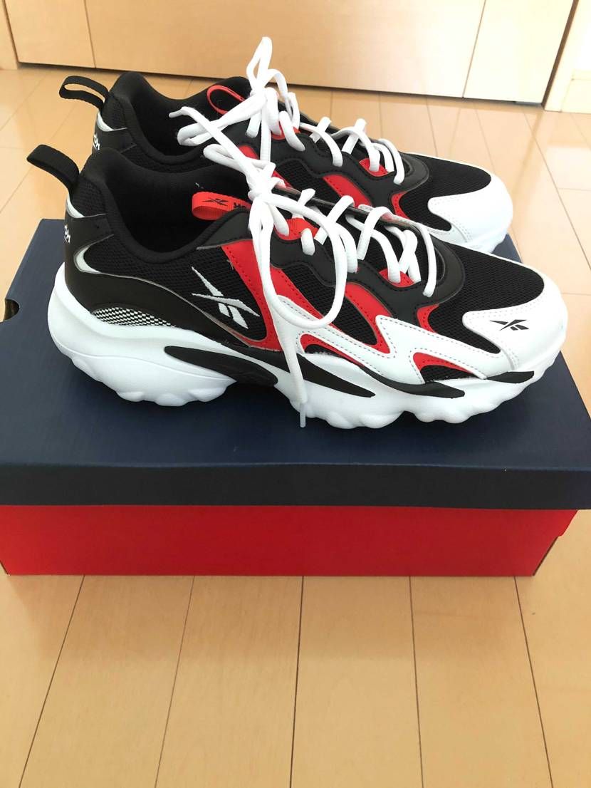 久しぶりに購入したスニーカー紹介
reebok  dmx1
