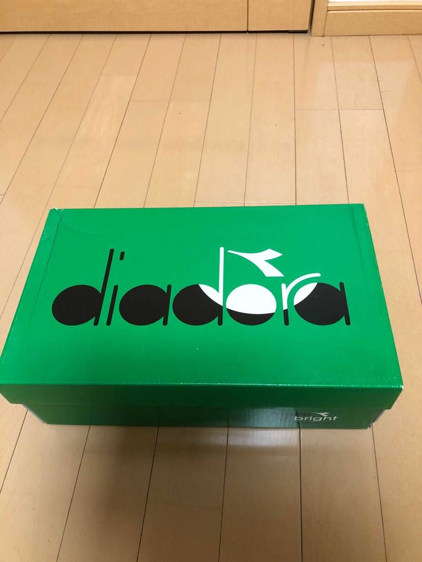 久々のスニーカー来ました
diadora  rebound ace
bill