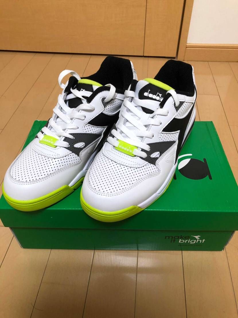 久々のスニーカー来ました
diadora  rebound