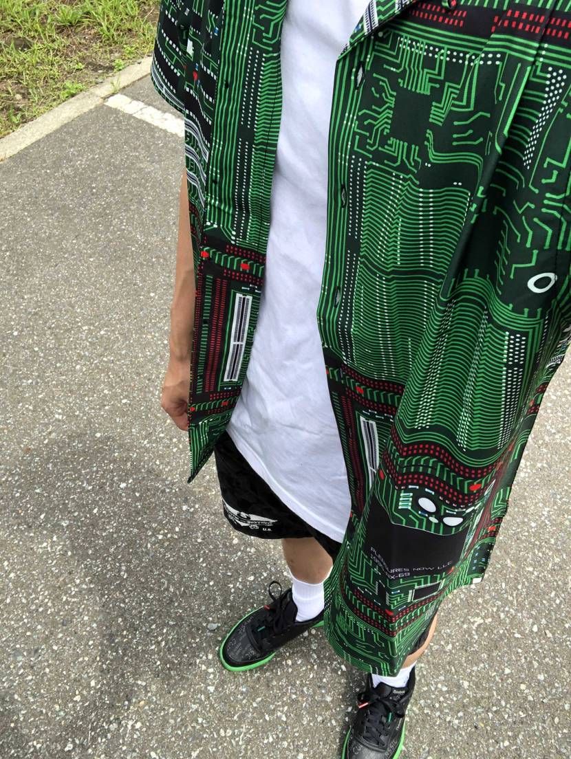 今日はreebok  club c"cyber wars"とpleasures 