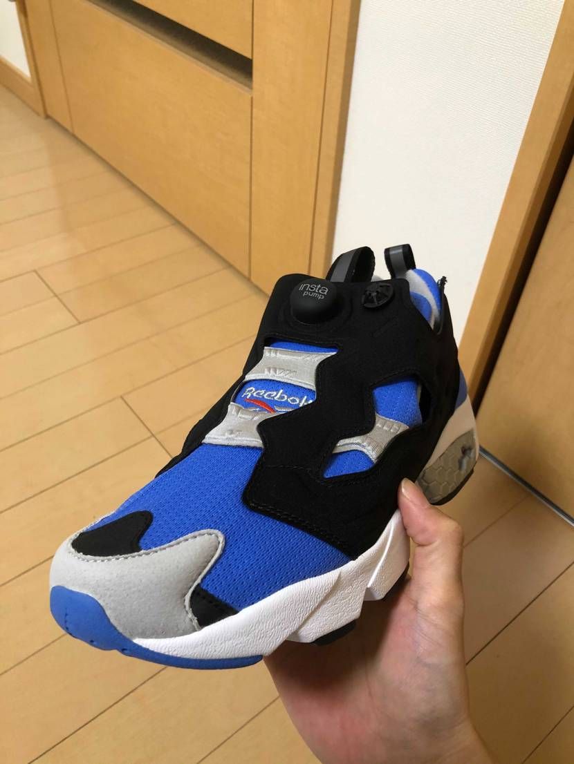 goatから約1週間で到着
reebok  instapump fury"sa