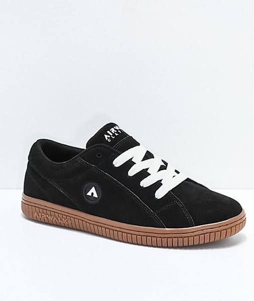 皆さんnike sb好きだったらair walkとかesは履かないんですか？