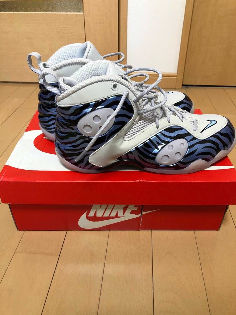 正解は nike zoom rookie"menphis t