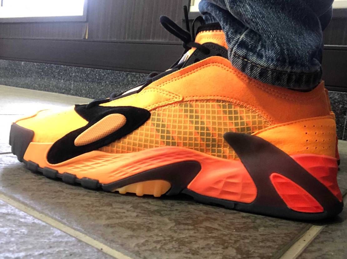 遅くなりましたが、adidas street ballのレビューです
デザイン