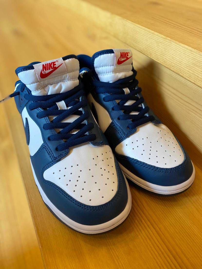 キックスシックスのシューレースが届いたので
ペイズリーの紐からネイビーへ
ネ
