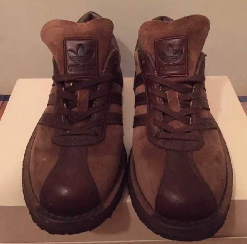 adidasスウェード　24cmスニーカー

色　茶色

中古品にご理解