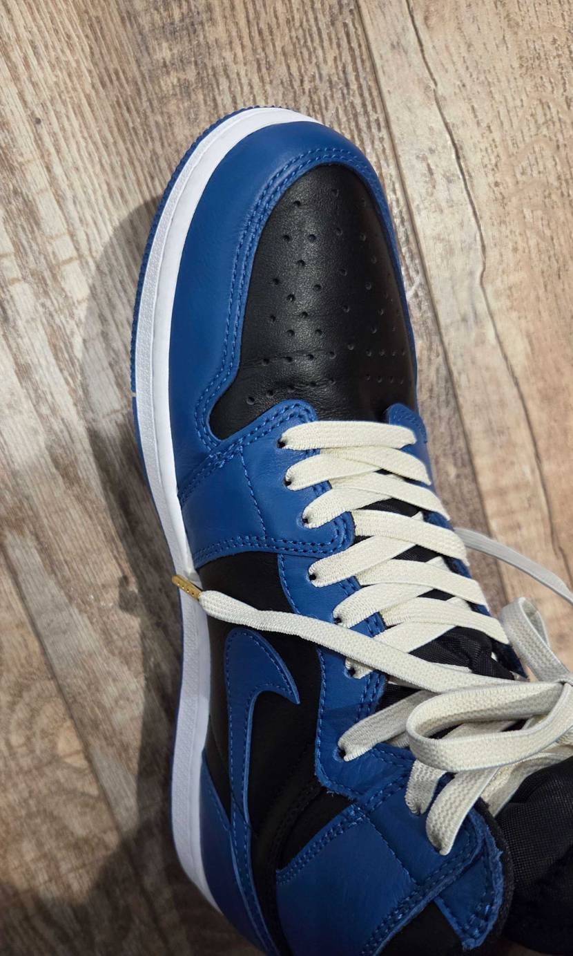 ジム用のシューズボロボロになって、試しにAJ1 Hi 履いてみたんだけどとても良