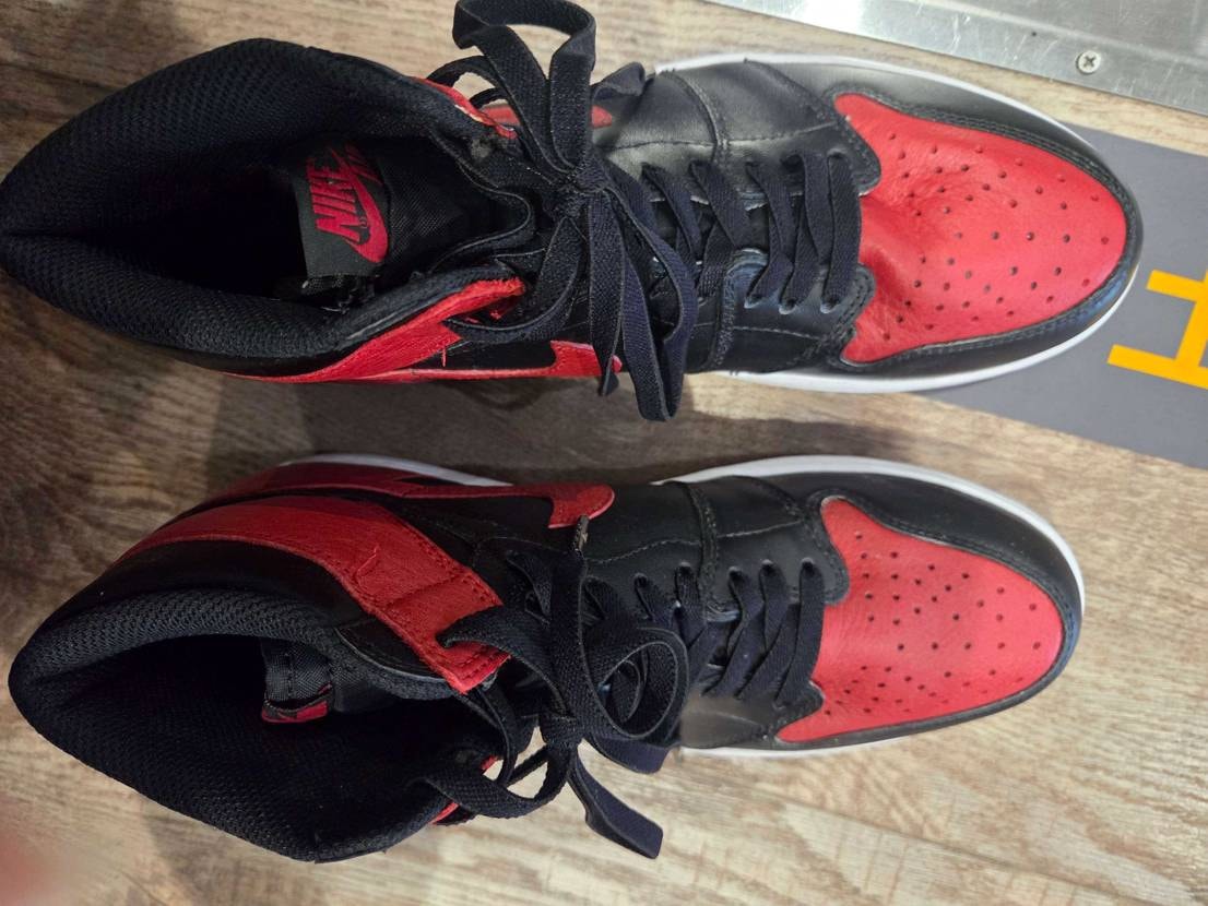 AJ1 2013だったかな？85でたので鑑賞用をジム履きでおよしてみた。

