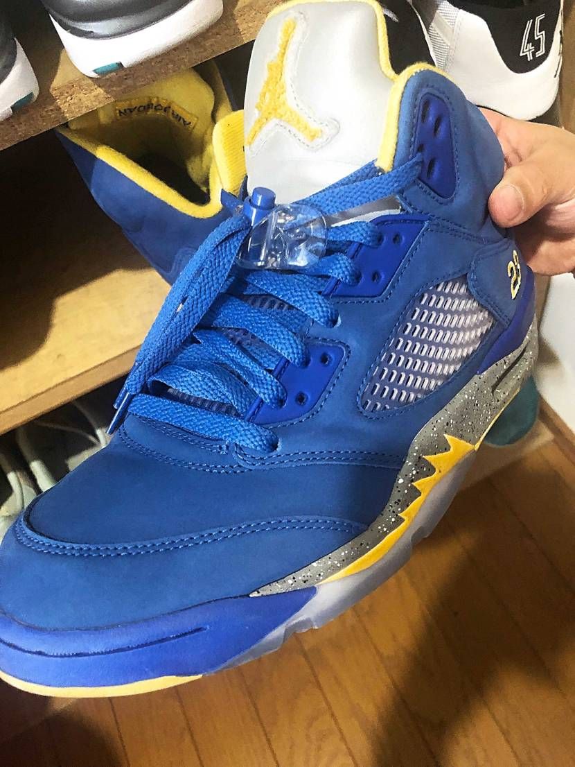 おはようございます☀
未だにaj5のシューレースってどうしていいのか分からず画