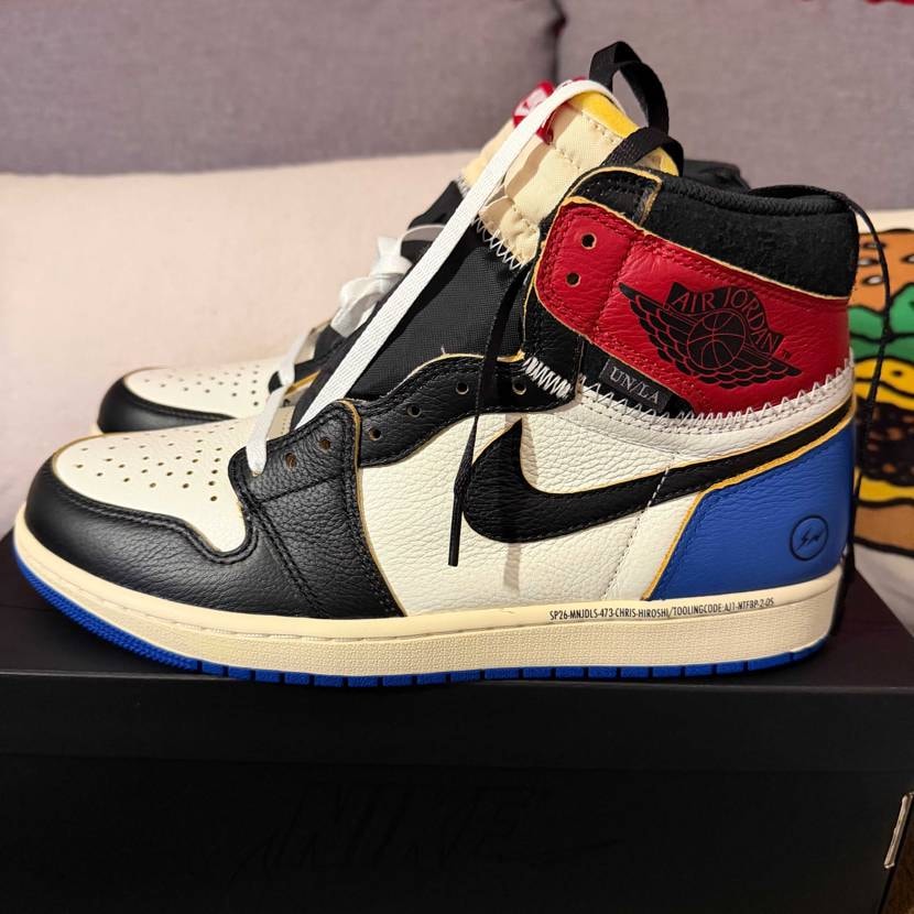 UNIONから到着
BOXダメージもなくスニ自体も良いシボ感で満足💡
シュー