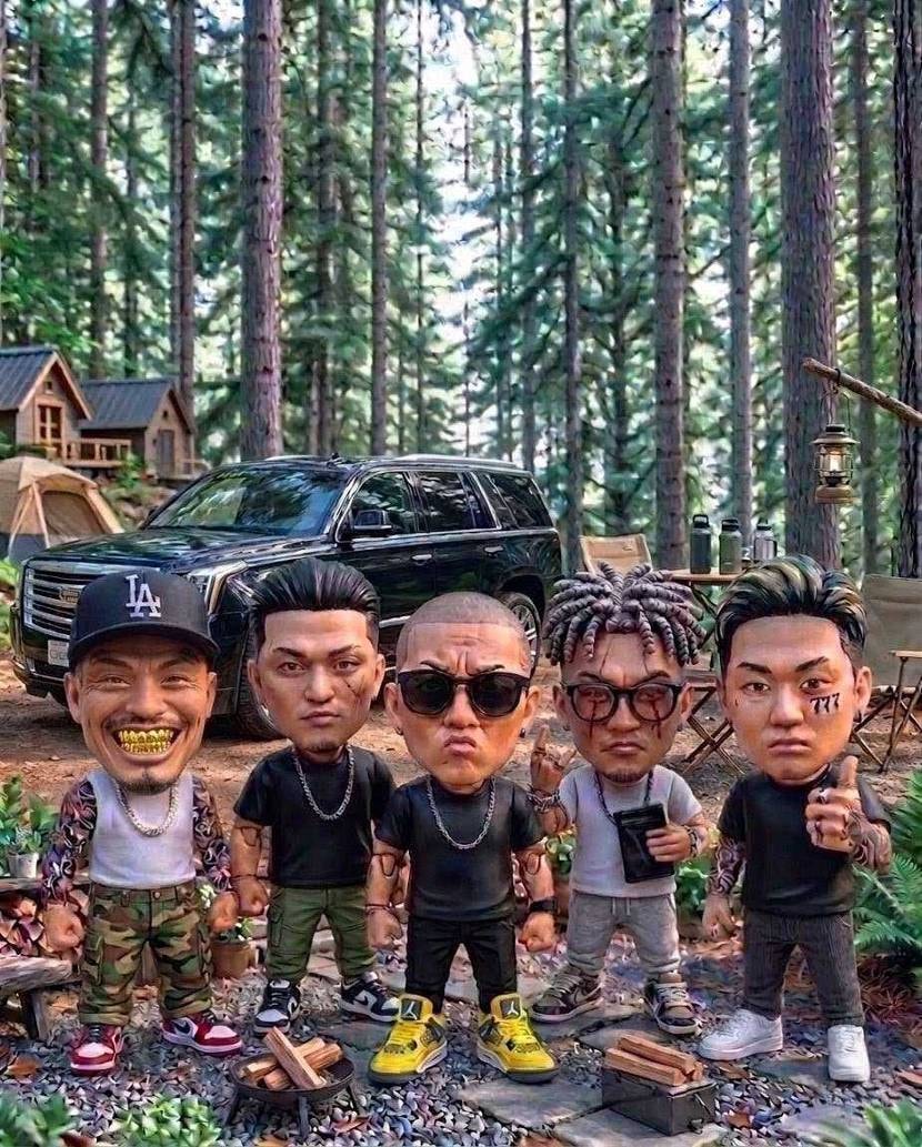 What’s up bro?🙋🏾‍♂️

3人でブラブラ