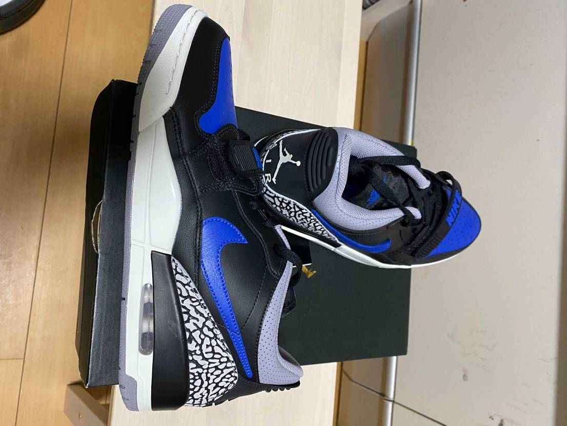 Jordan Legacy 312low ロイヤル27cmです。
ページが無い
