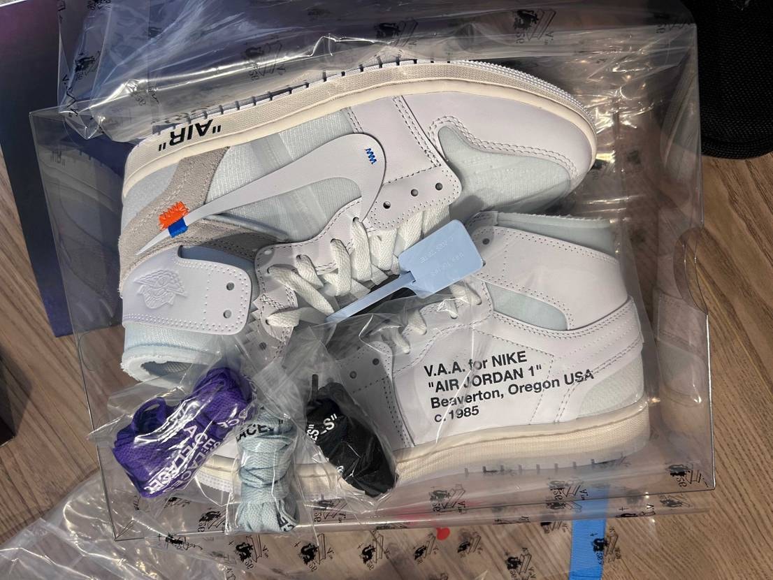 箱の作りから何まで、圧倒されちゃいました…
開封の時変な汗かいたの初めてかもで