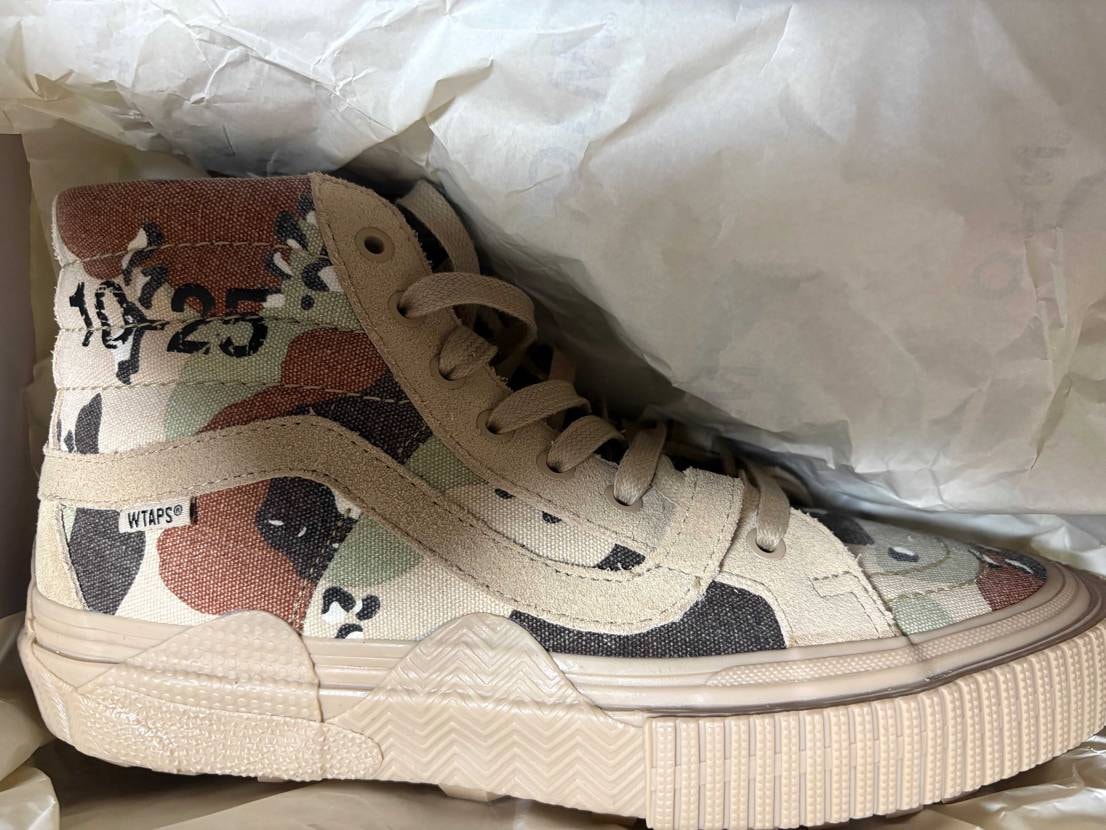 並びでGET。それなりに並んでました。
かなりしっかりした生地感でゴツめ。
