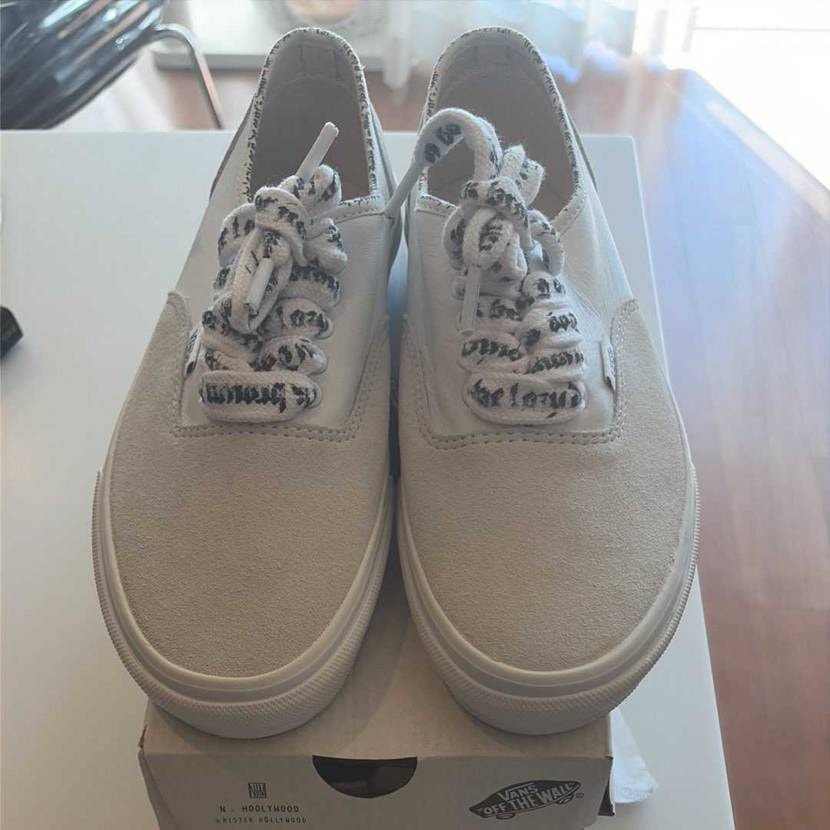 アメカジ好き、Vansコレクターの方向けです。
N.HOOLYWOOD x V