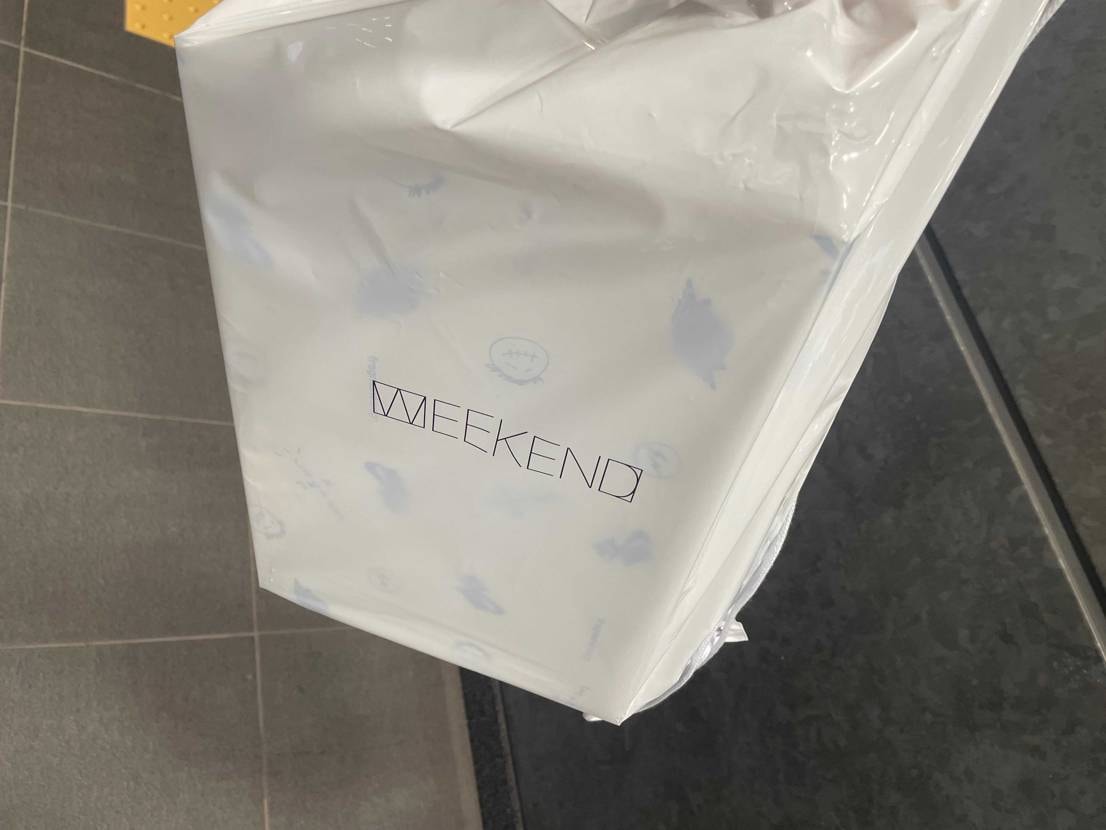 ・今朝6時前ごろに並びに参加。その時点で前には約100人
・11時前に整列開始