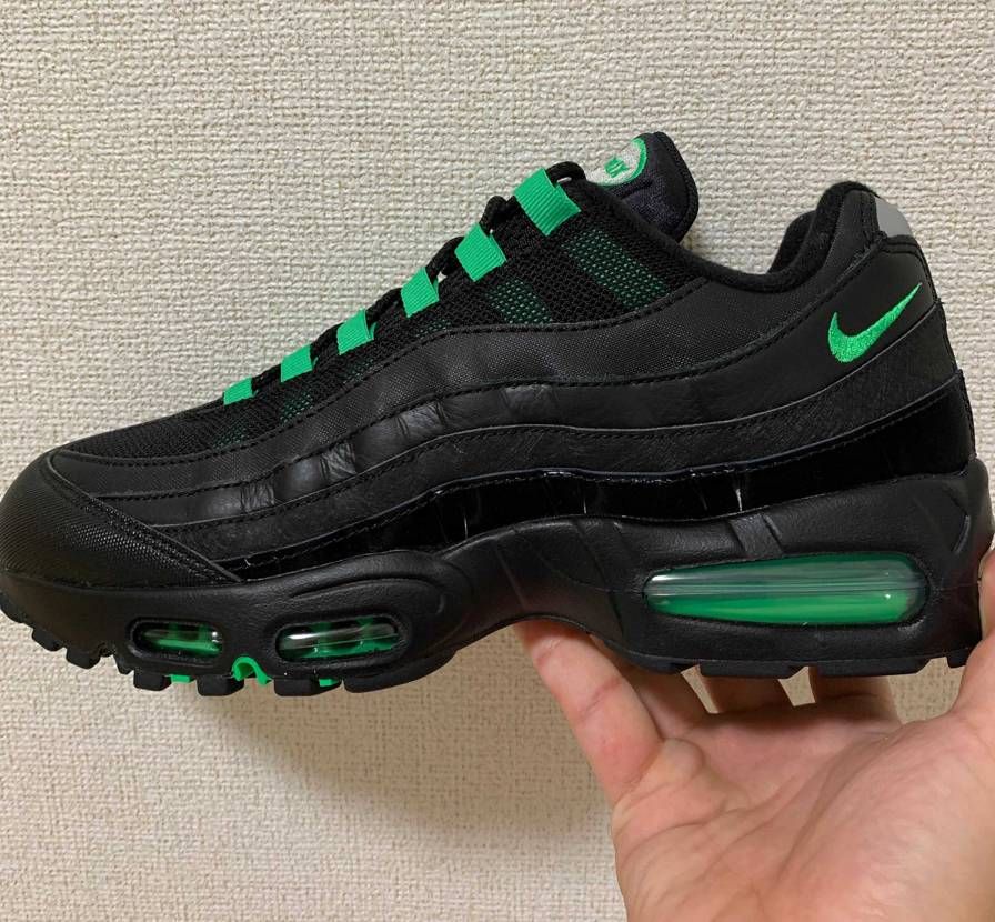 atmosから届きました👟
お恥ずかしながら初AM95です