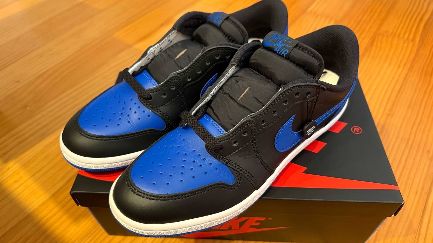 今更ながらAJ1 85Lowロイヤル購入！😆
1回着用の極美品で満足です！
