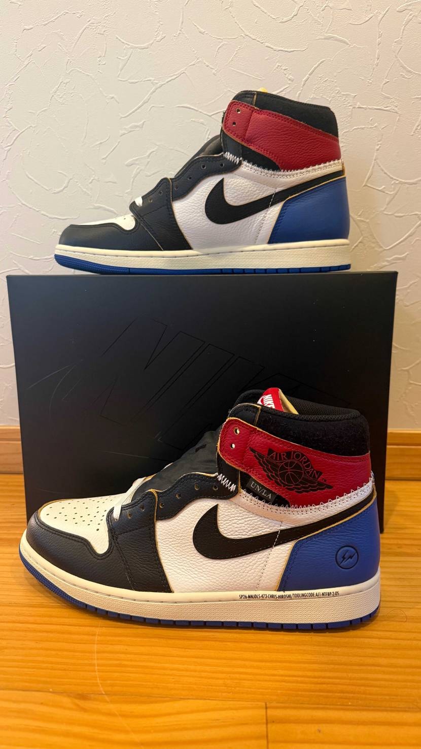 SNKRSから到着😆
シューレースはやっぱり黄色っしょ👍