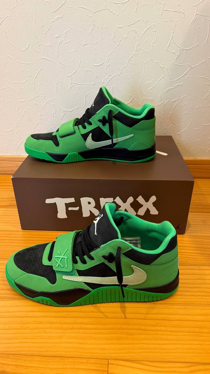 AJ1アラスカ外れと同時に到着w
外箱が初めて包まれていま