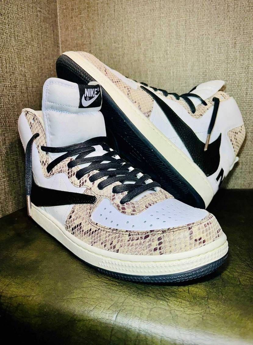 Reverse swooshカスタム