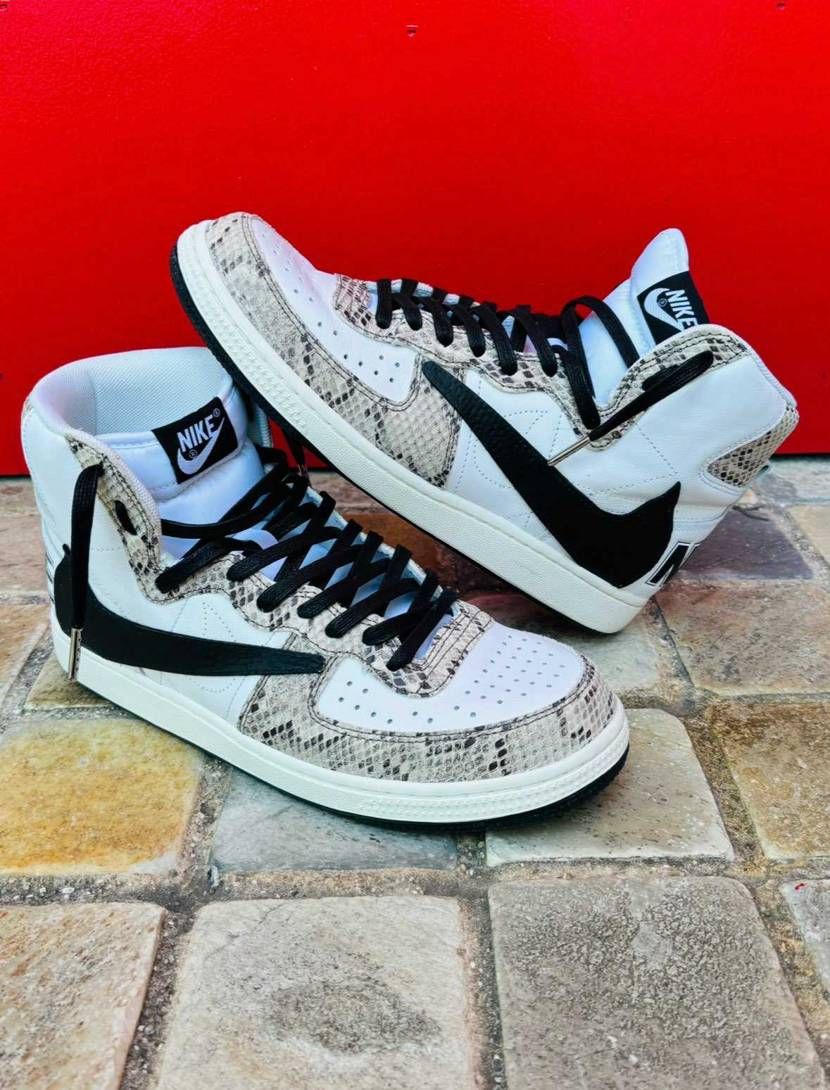 Reverse swooshカスタム
