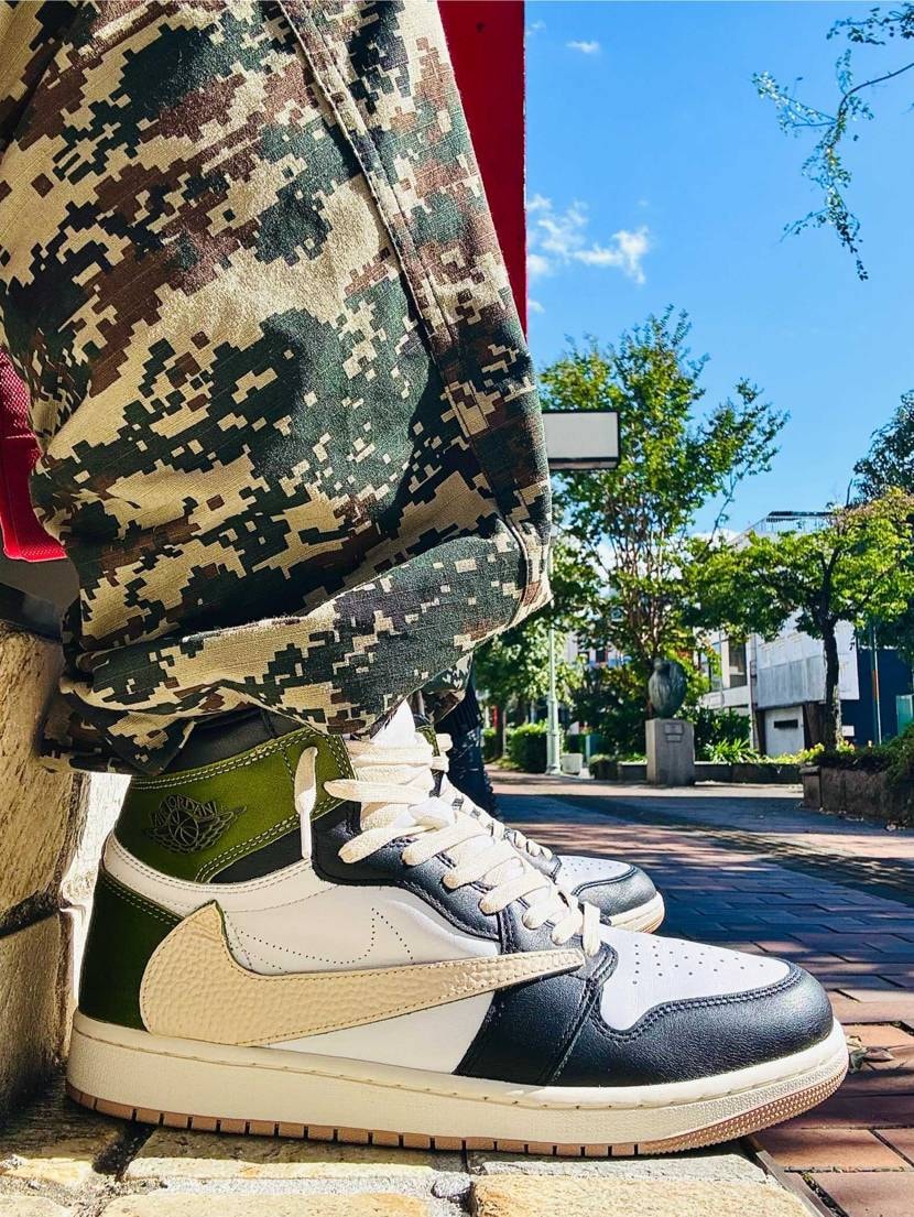 ラテ改
オリーブカラーに染めてリバーススゥッシュ加工。
スゥッシュはワックス