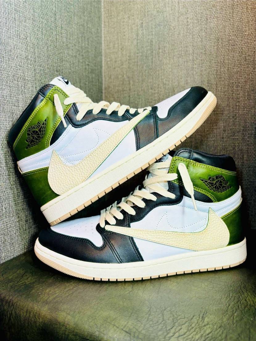 ラテ改
オリーブカラーに染めてリバーススゥッシュ加工。
