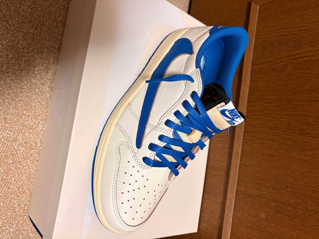 weekendで買えたからガンガン履くためにシューレース変え