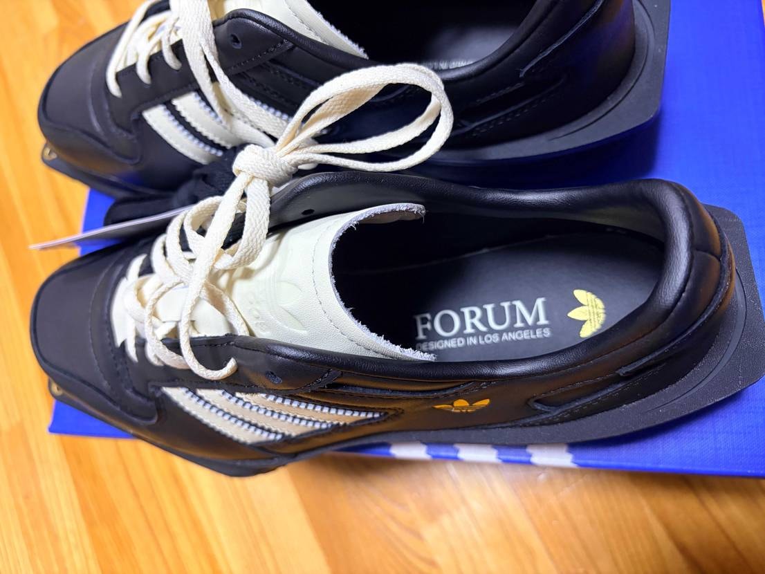 SNSで一目惚れして購入。
普段履いているスニーカーの同じ