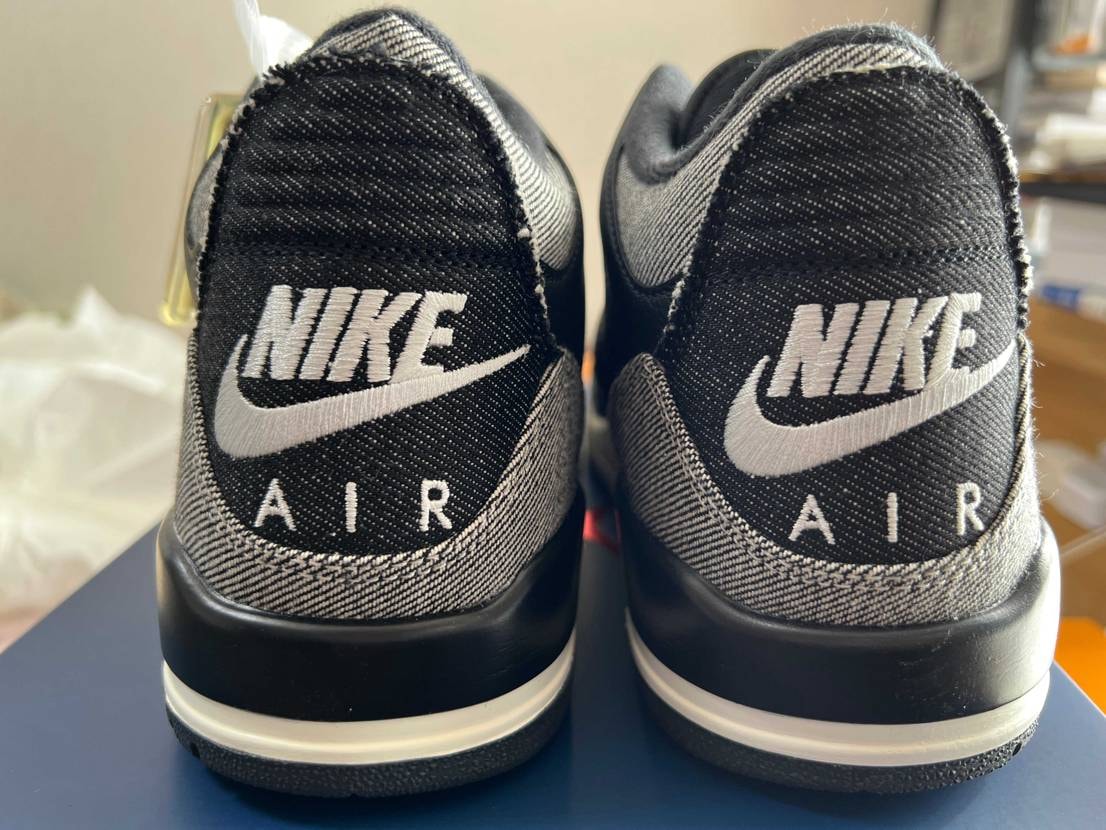 SNKRS 黒&インディゴ、GR8 黒合わせて3足到着…
