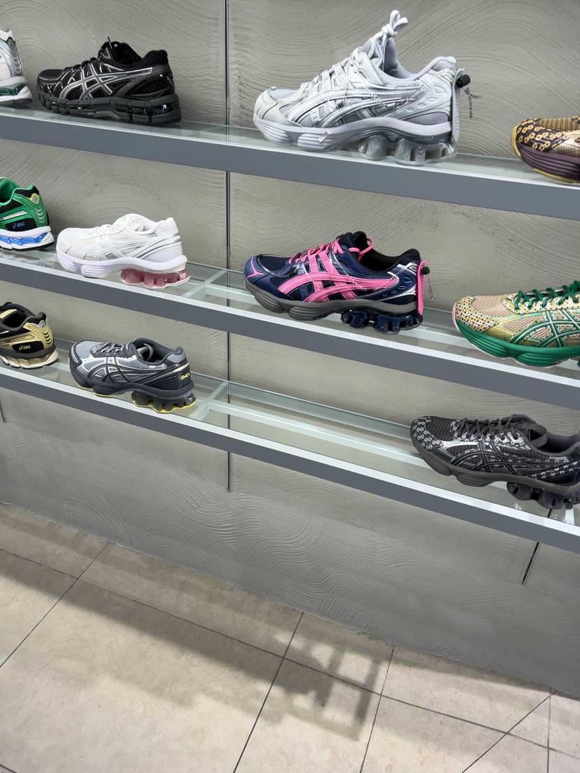 昨日辺りから原宿に店頭出てる情報目にして、昼過ぎ店舗へ
店