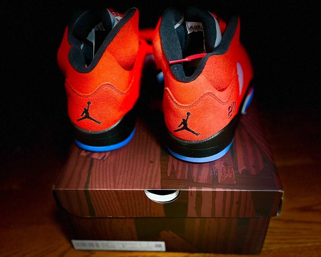 ジョーダン5届いた🤤思ってたより赤くなかった👺