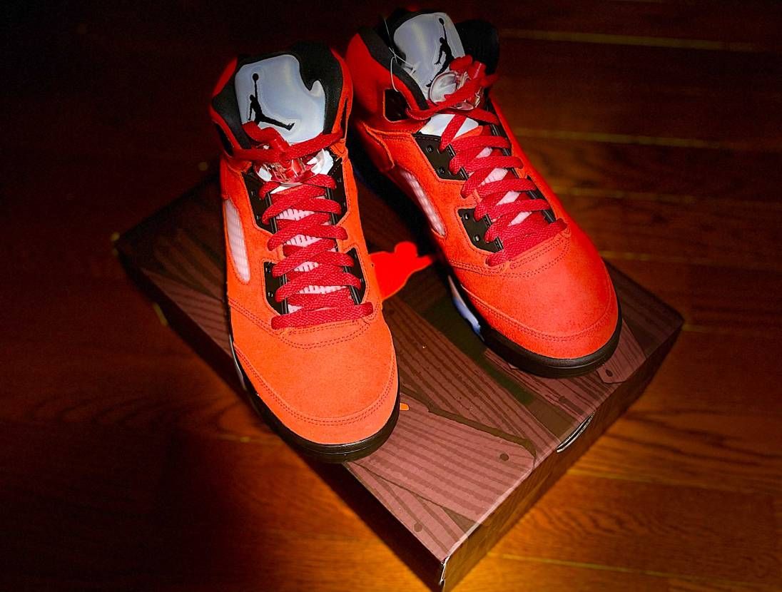 ジョーダン5届いた🤤思ってたより赤くなかった👺
