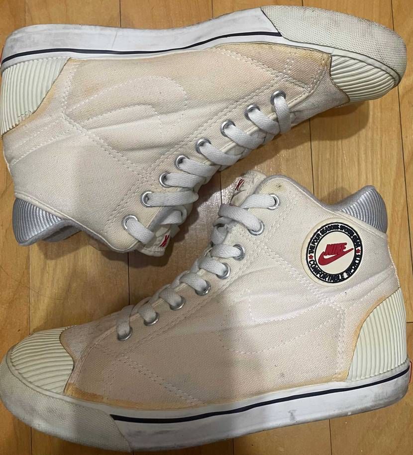 私が保管しているNIKEで年代が一番古いモノになります。
