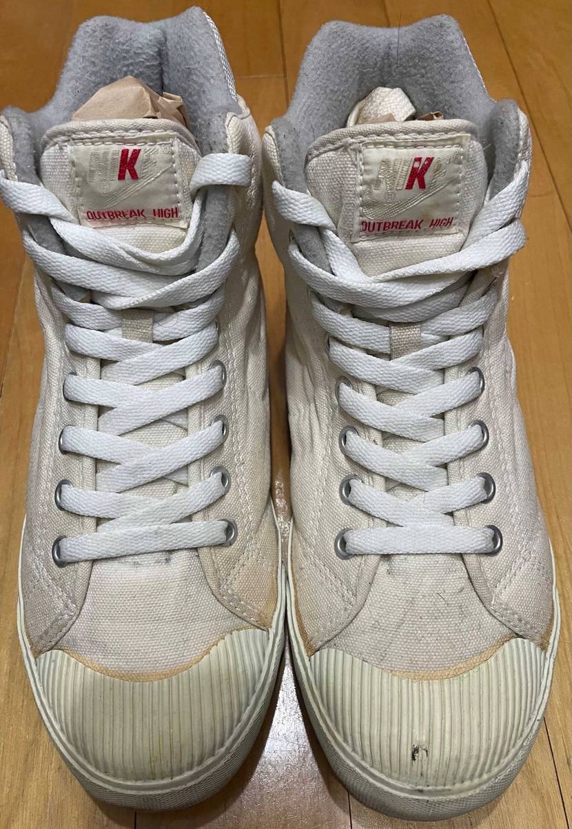 私が保管しているNIKEで年代が一番古いモノになります。
