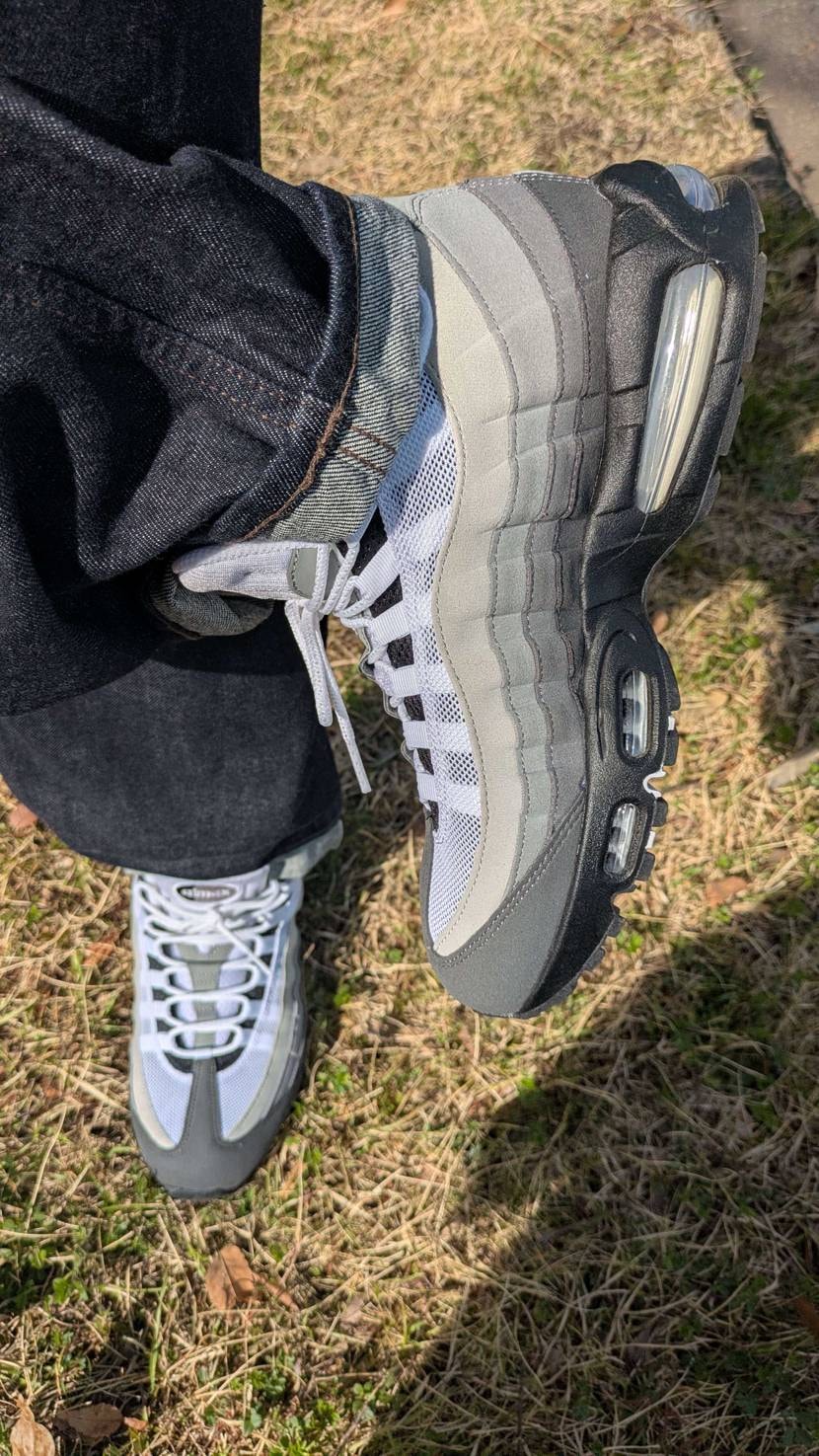 このグラナイトのグレーのグラデが洗練されてカッコイイですよね