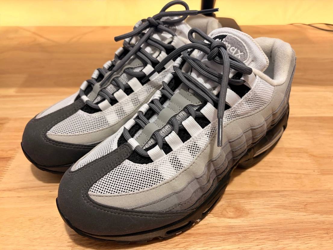 Graniteに二種類のシューレースをつけてみました。
A