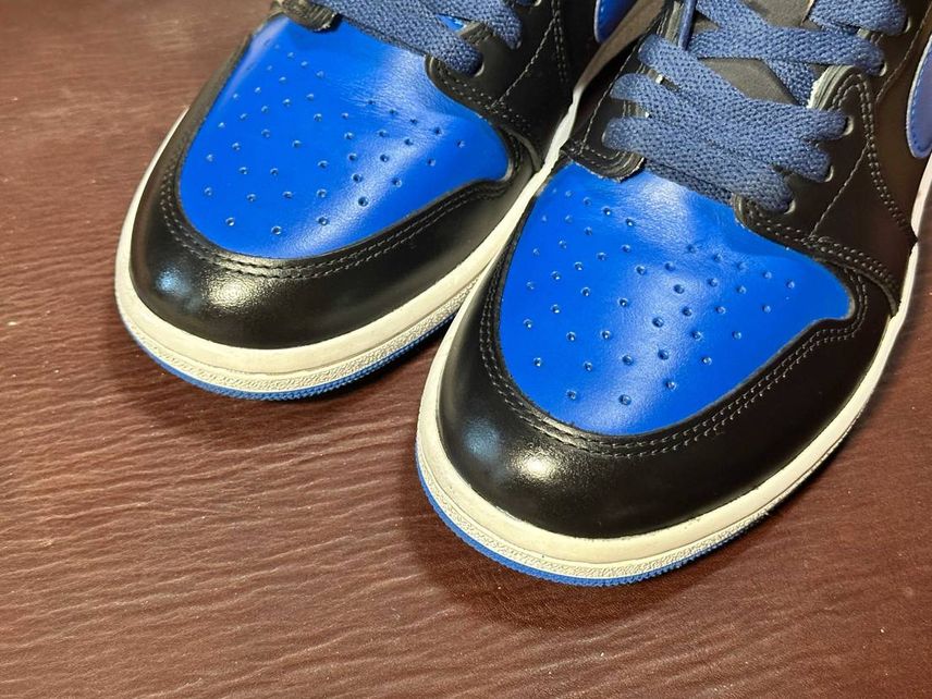 AJ1'85ロー、気に入りすぎてついつま先に革靴用のハイシャインかけちゃいました