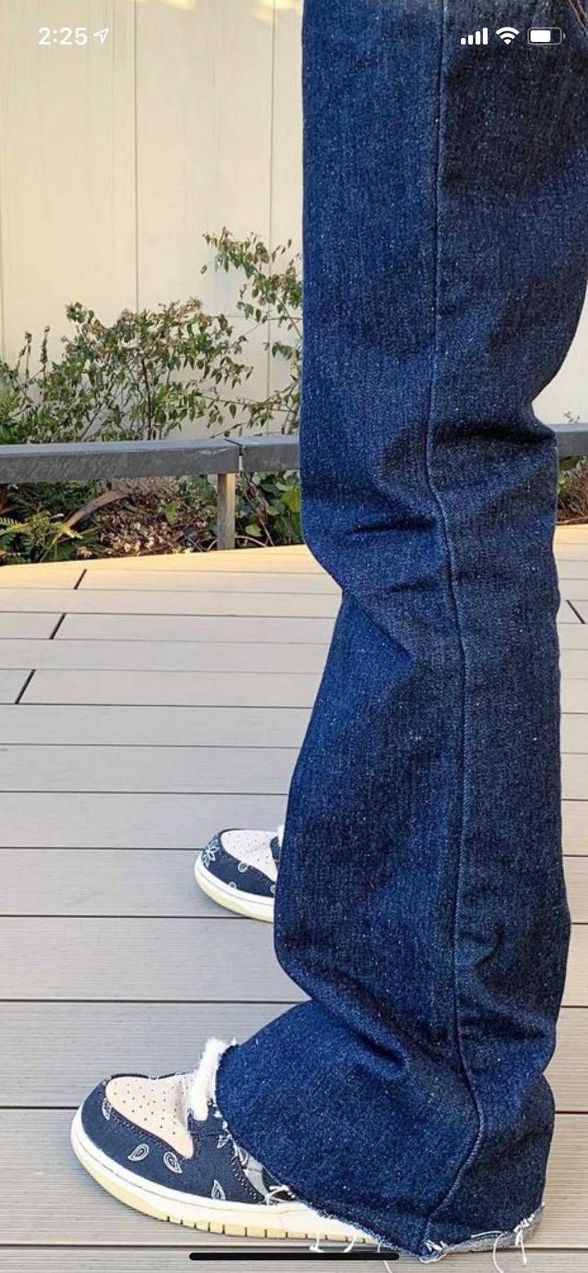 ダンクやaj1に合うフレアパンツを探しているのですが、この写