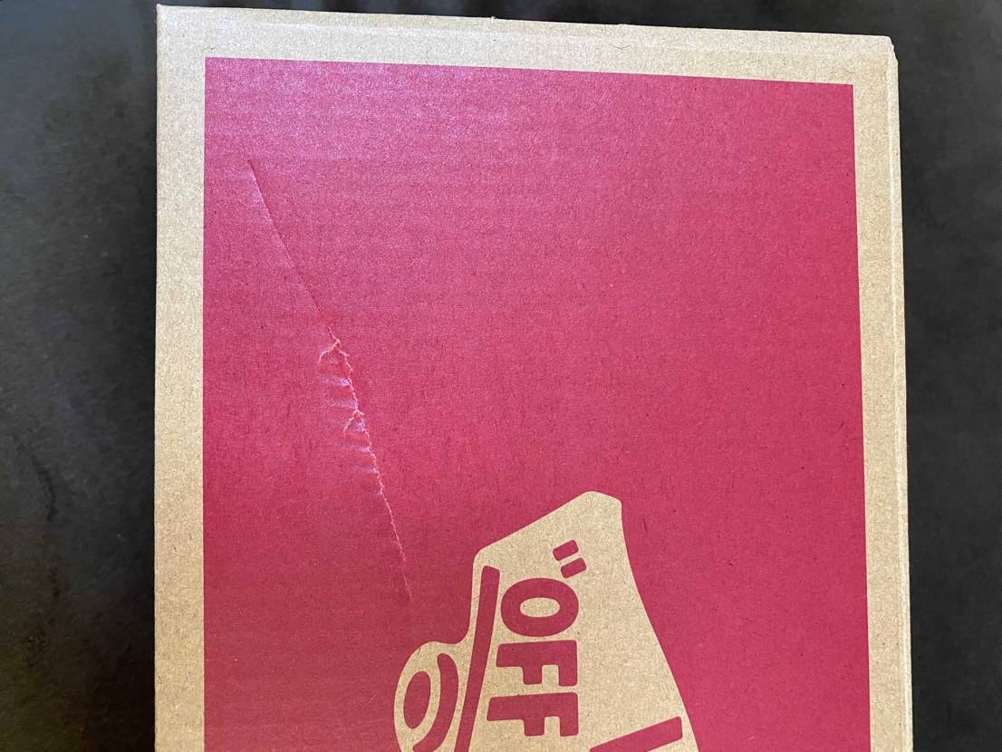 この傷！
新品鑑定通りますかね？