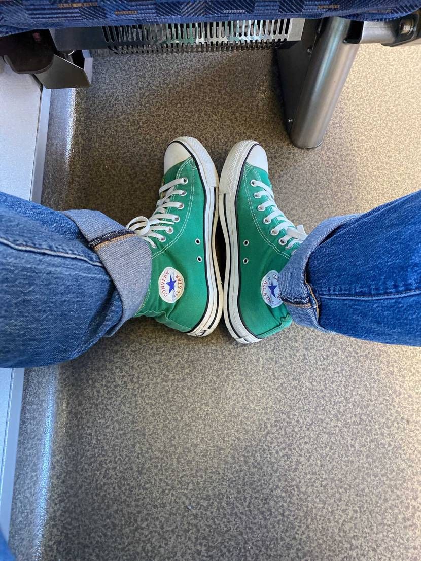 綺麗なコンバースより少し汚れたコンバース好きなんよな