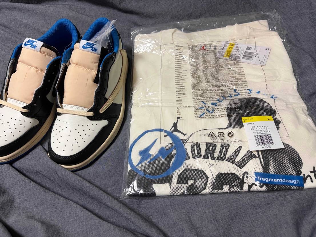 鑑定落ちから再度ゴッテムでやっと届いたー！
発売当時Tシャ