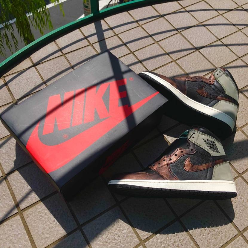 最近は暖かいのでLOWがいいですね
でもAJ1 Highや