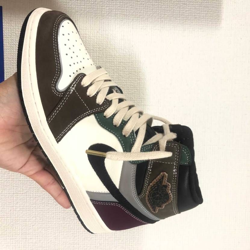 購入して即シューレース変えました!
モカに近いので落ち着い